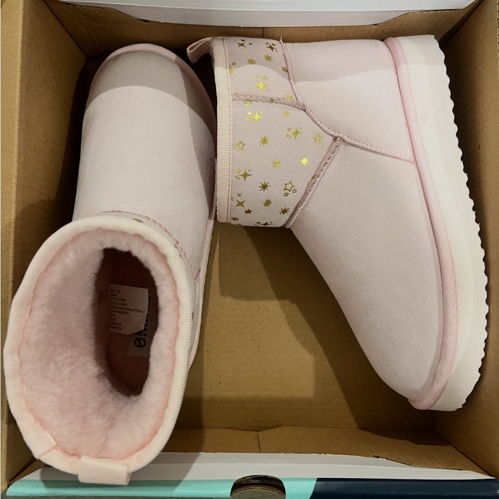NWT Magellan Outdoors Girls Ankle Boots Size 2 Faux Fur Lined Boot